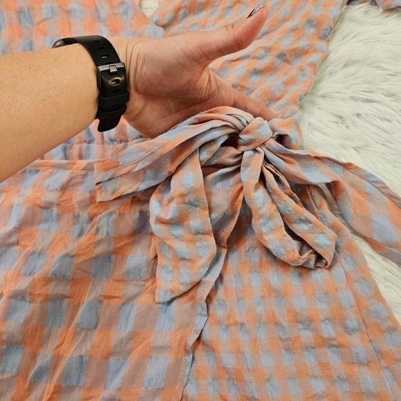 Talulah Women's Peach‎ & Blue Gingham Wrap Tie Waist Short Sleeve Romper. Size M - Picture 4 of 13